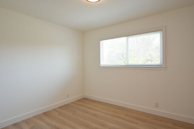 Building Photo - Beautifully Remodeled 3 Bedroom 2 Bath in Desirable Campbell Neighborhood