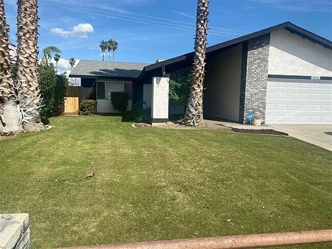 Building Photo - Bakers field