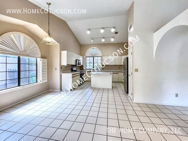 Building Photo - 1551 E Sonoran Desert Dr