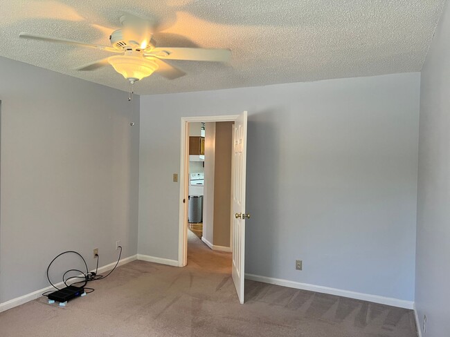 Building Photo - 2 BEDROOMS IN THE HEART OF MYRTLE BEACH!!