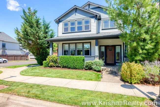 Building Photo - Gorgeous *Corner Lot* 4 BD* 2.5 BA* Single...