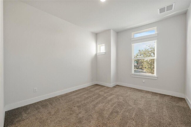 Building Photo - 957 Arrowhead Ranch Blvd