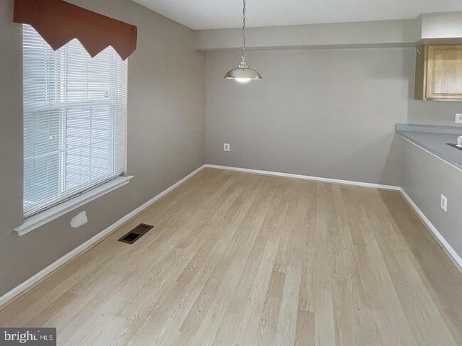 Building Photo - 310 Deer Run Ct