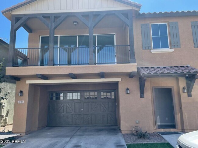 Primary Photo - 4123 E Toledo St