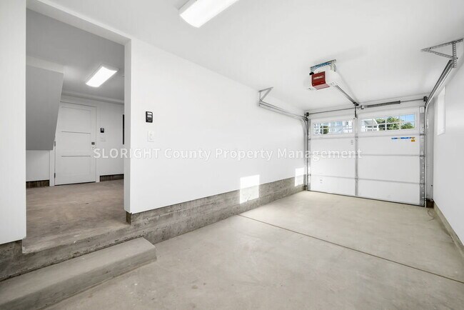 Building Photo - AVAILABLE JANUARY- Stunning Townhome in Avila Beach - 2 Bedroom / 2 Bathroom