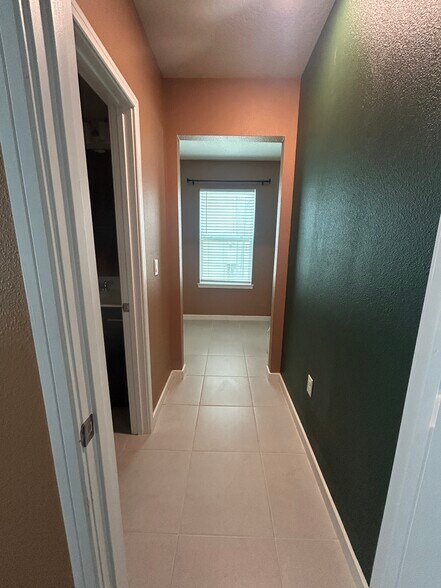 Building Photo - 4244 Meandering Bay Dr
