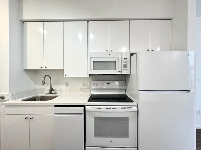 Building Photo - 253 Academy St