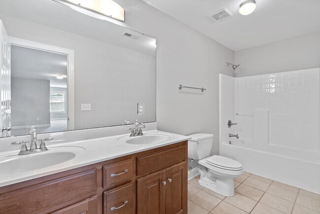Building Photo - 3116 Tenker Creek Ln SE