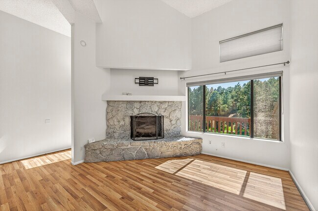 Building Photo - 2324 N Whispering Pines Way