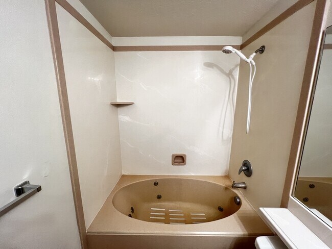 Building Photo - 1023 W 1360 S