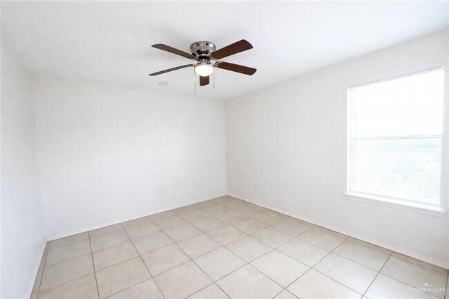 Building Photo - 3307 Magdalena St