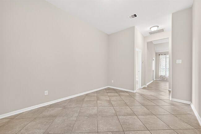 Building Photo - 24527 Royal Pike Dr