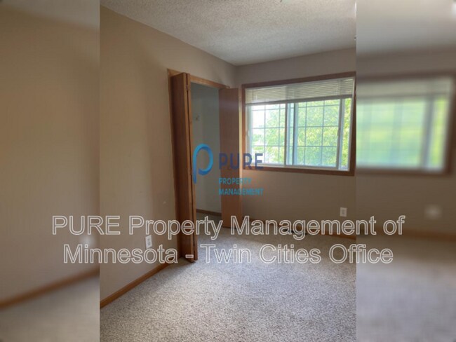 Building Photo - 2756 Mallard Dr