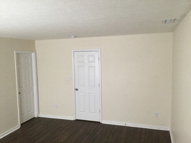 Building Photo - 1236 Saticoy Ct