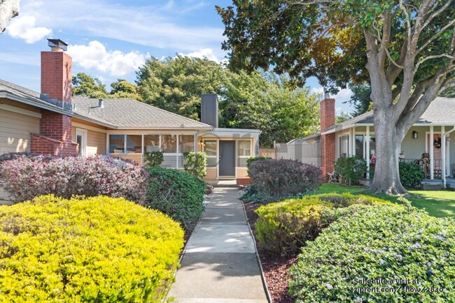 Building Photo - 119 Arroyo Dr
