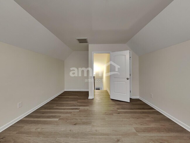 Building Photo - 2217 Magnolia Ct