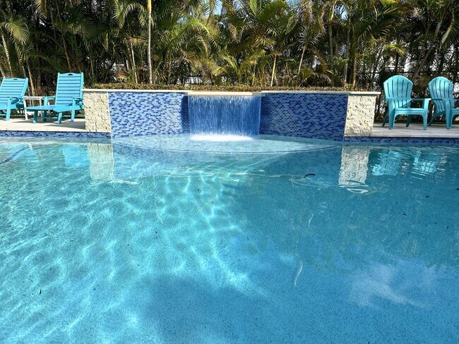 Building Photo - 1236 Beach Rd