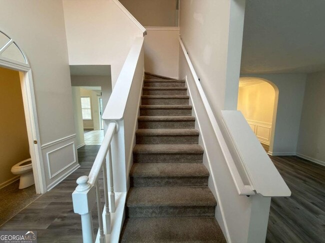 Building Photo - 620 Manor Glen Dr