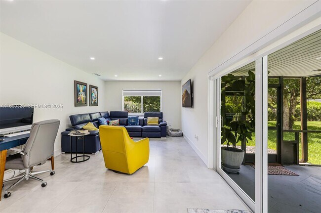 Building Photo - 17460 SW 85th Ave