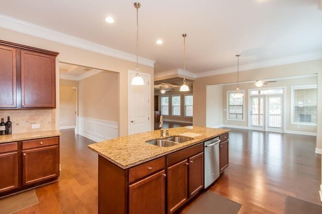 Building Photo - 4505 Summersweet Dr