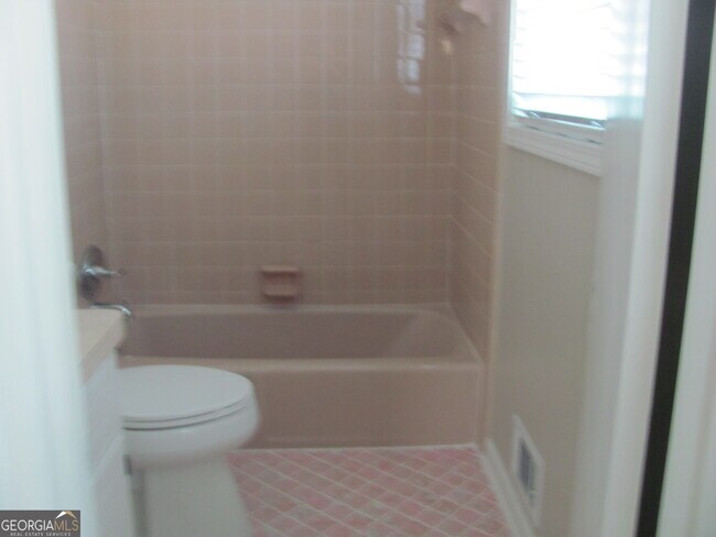 Building Photo - 3415 Macland Rd
