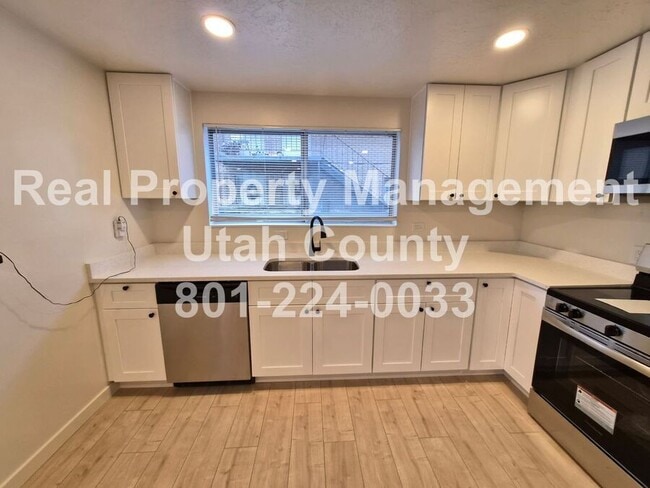 Building Photo - 1148 W 100 N