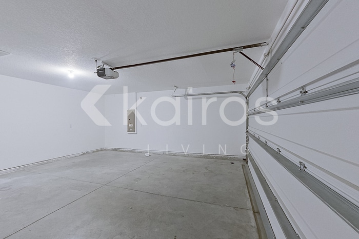 Building Photo - 10117 Elgin Blvd