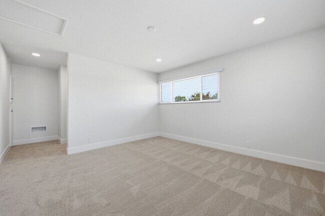 Building Photo - 19022 Summerfield Ln