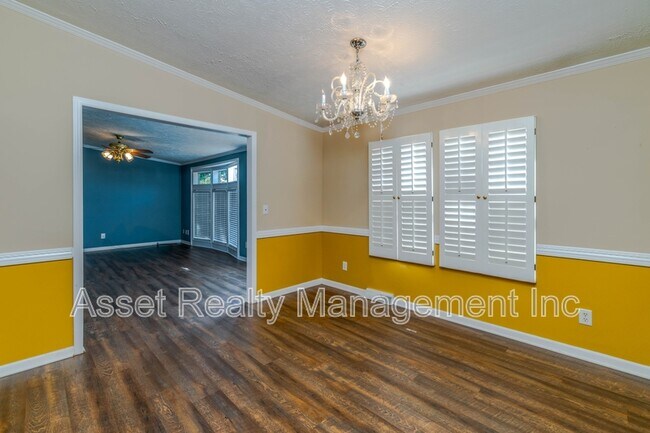 Building Photo - 1322 Silver Charm Way