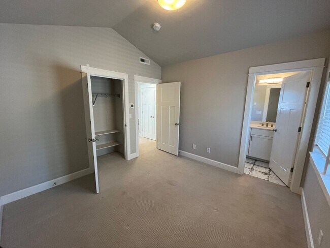 Building Photo - Stand Alone Home w/ Detached Garage and ADU