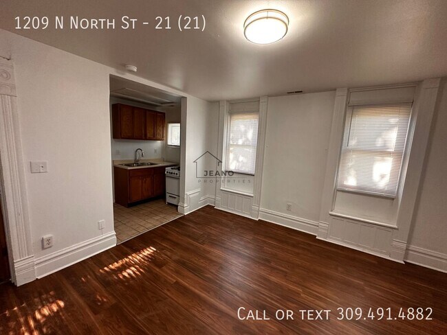 Building Photo - 1209 North North Street