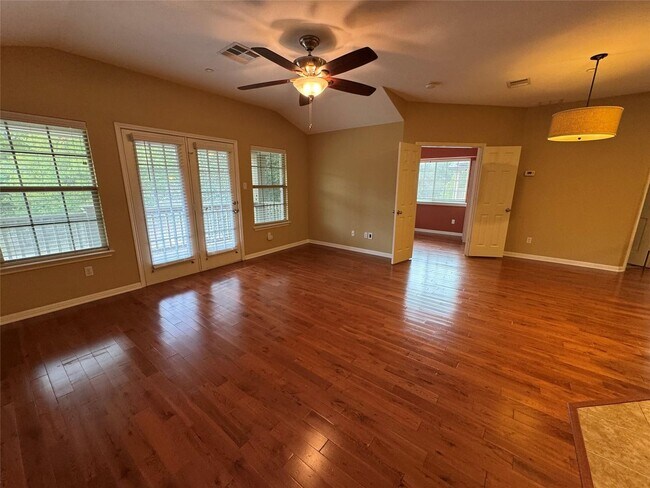 Building Photo - 1310 W Parmer Ln
