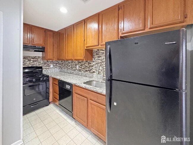 Building Photo - 3908 Birchwood Ct