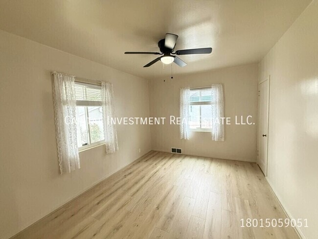 Building Photo - 1452 Hollywood Ave