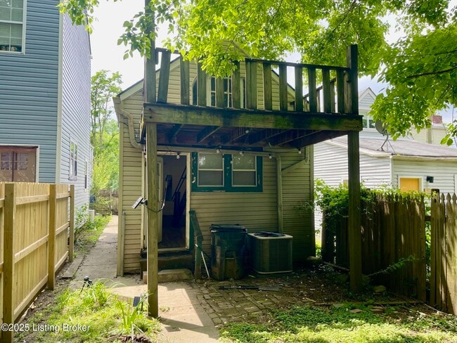 Building Photo - 415 W Ormsby Ave