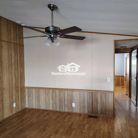 Building Photo - 5735 E McDowell Rd