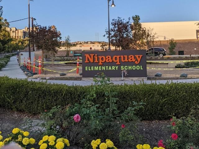 Building Photo - 2950 Via Alta Pl