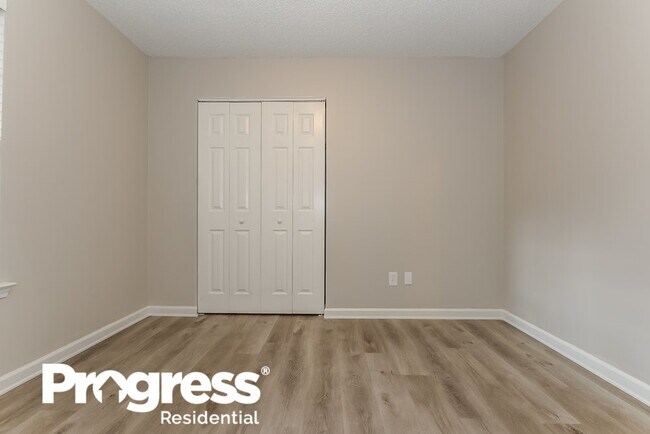 Building Photo - 6618 Saganaw Dr