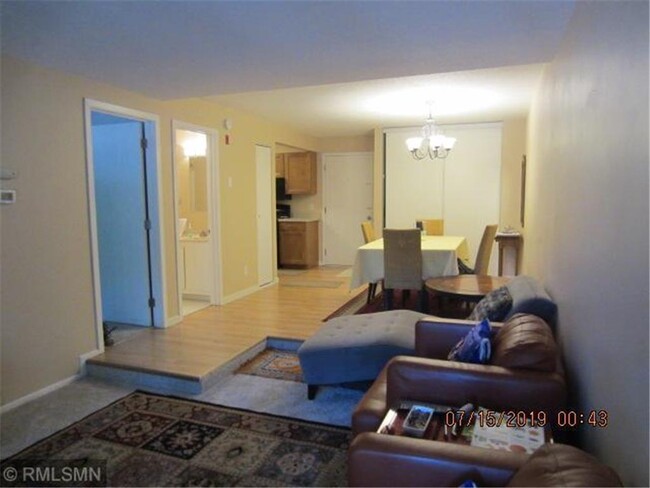 Building Photo - 1601 N Innsbruck Dr