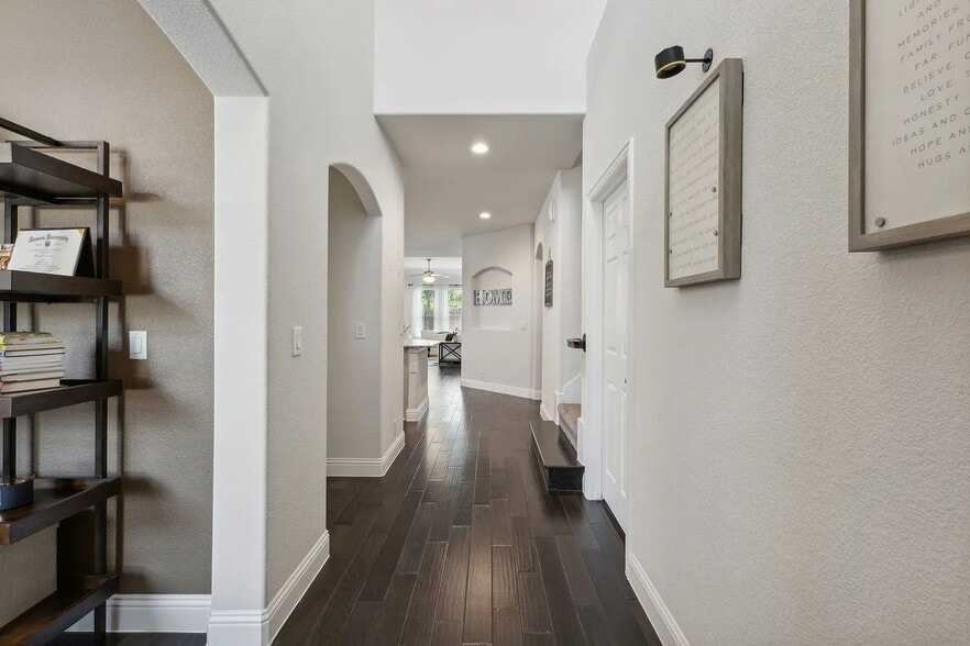 Building Photo - 5601 Bottiglia Way