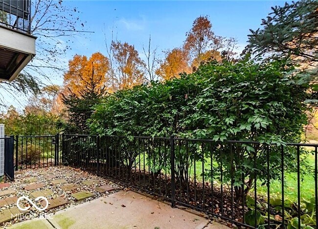 Building Photo - 9008 Rider Dr