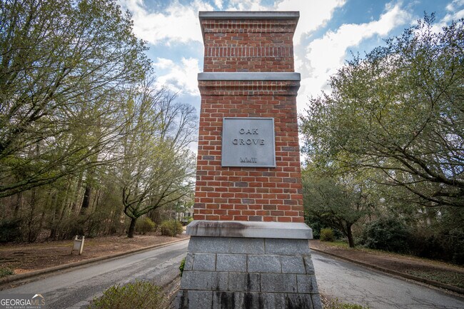 Building Photo - 83 Charter Oak Dr