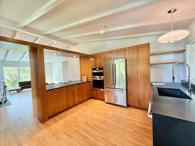 Building Photo - **OFFERING WAIVED APPLICATION FEES & $200 MOVE IN PROMOTION** Luxurious 4BD, 3BA Raleigh Home wit...