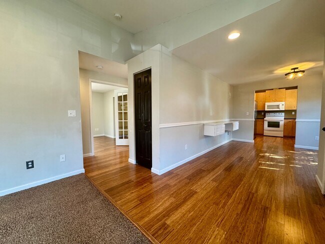 Building Photo - $500 Move In Discount! | 3 Bedroom 2 Bath ...