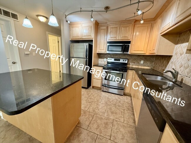 Building Photo - 2 Bedroom In Westport Rent Special