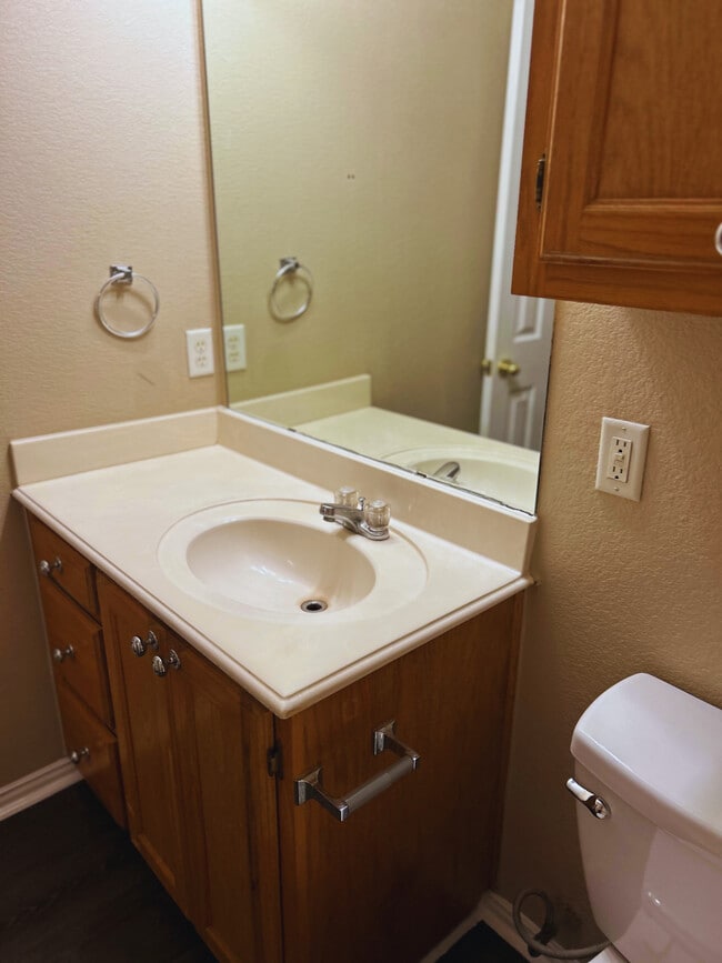 Building Photo - 1008 Turkey Creek Ct