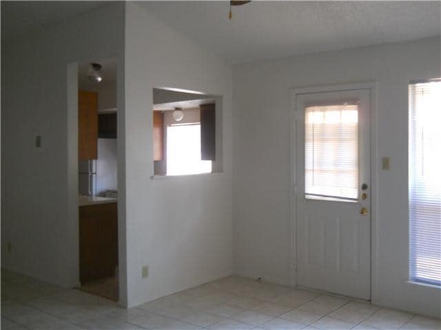 Building Photo - 8000 Clydesdale Dr