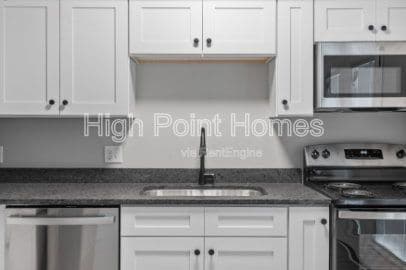 Building Photo - 400 Gallery Ln