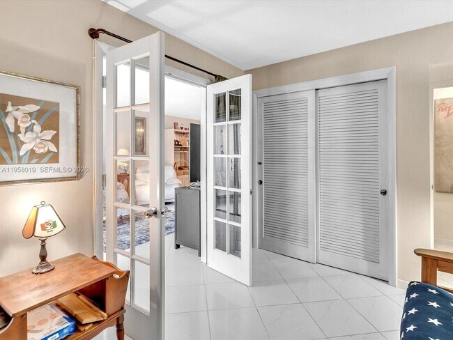 Building Photo - 3020 NE 16th Ave