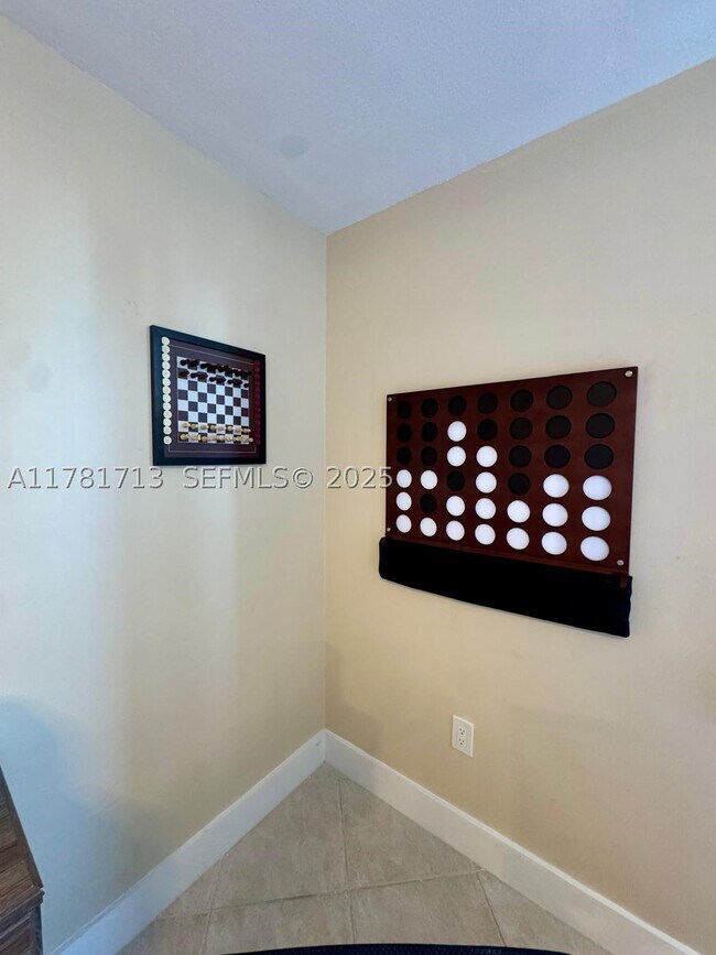 Building Photo - 19501 E Country Club Dr